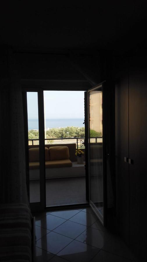 B&B I Girasoli Soverato Marina Exterior foto