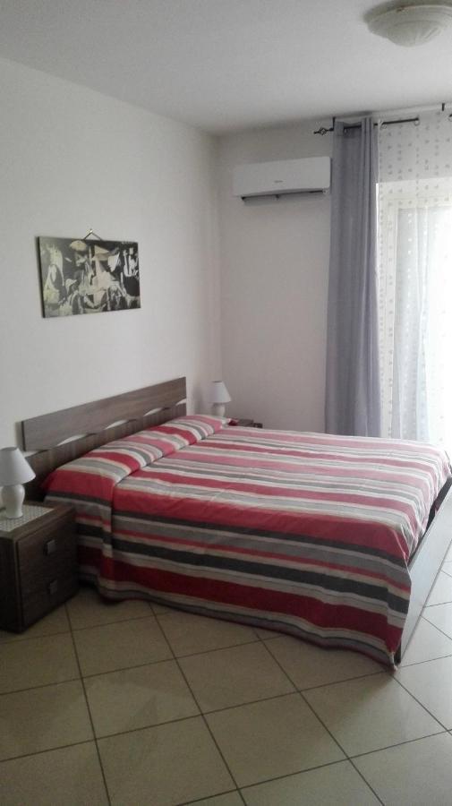 B&B I Girasoli Soverato Marina Exterior foto