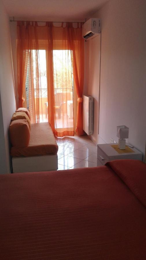 B&B I Girasoli Soverato Marina Exterior foto